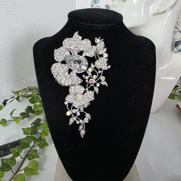 Large Statement Silver Floral Brooch Pin - Picture 1 of 7